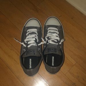 BRAND NEW CONVERSE !!!!
